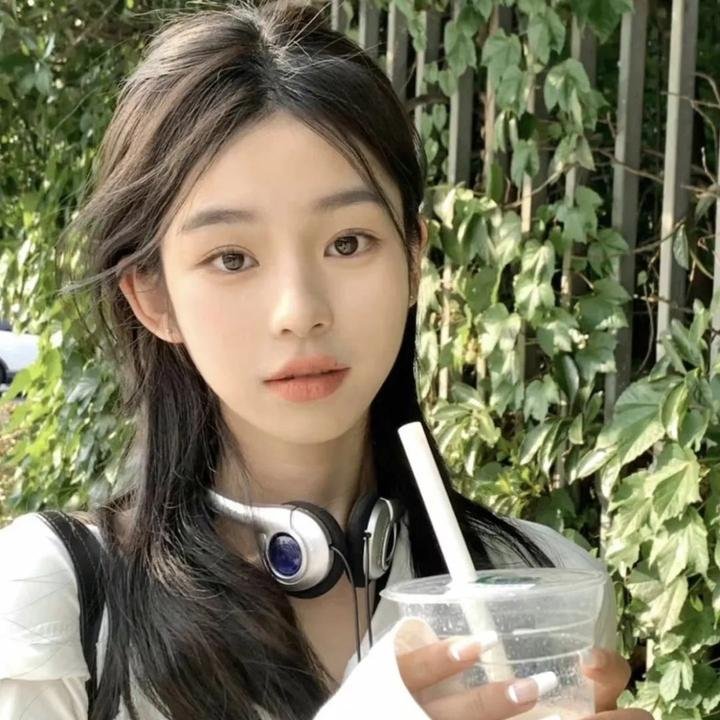 美女荒野逃亡